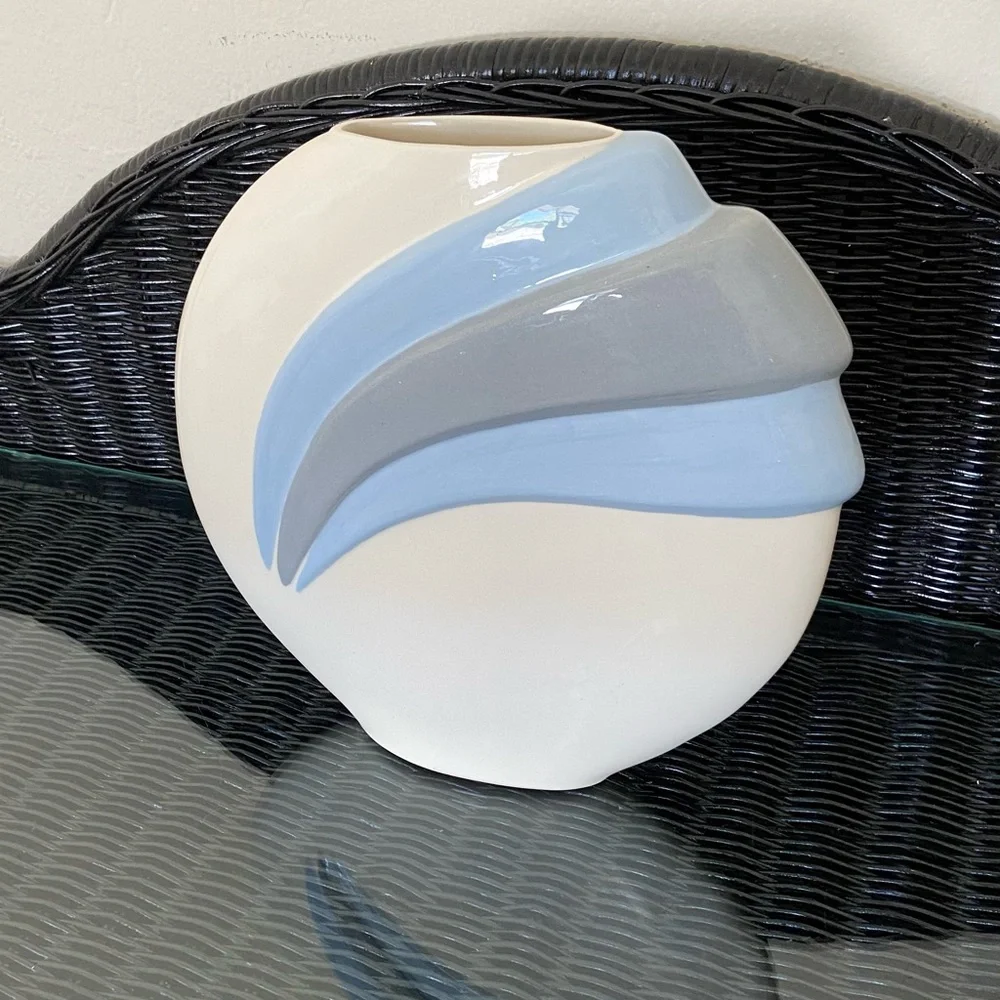 Vintage 1980s Art Deco Style Cornflower Blue and Cream Flat Round Ceramic Vase
